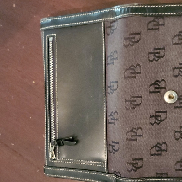 Dooney & Bourke wallet - Picture 4 of 4